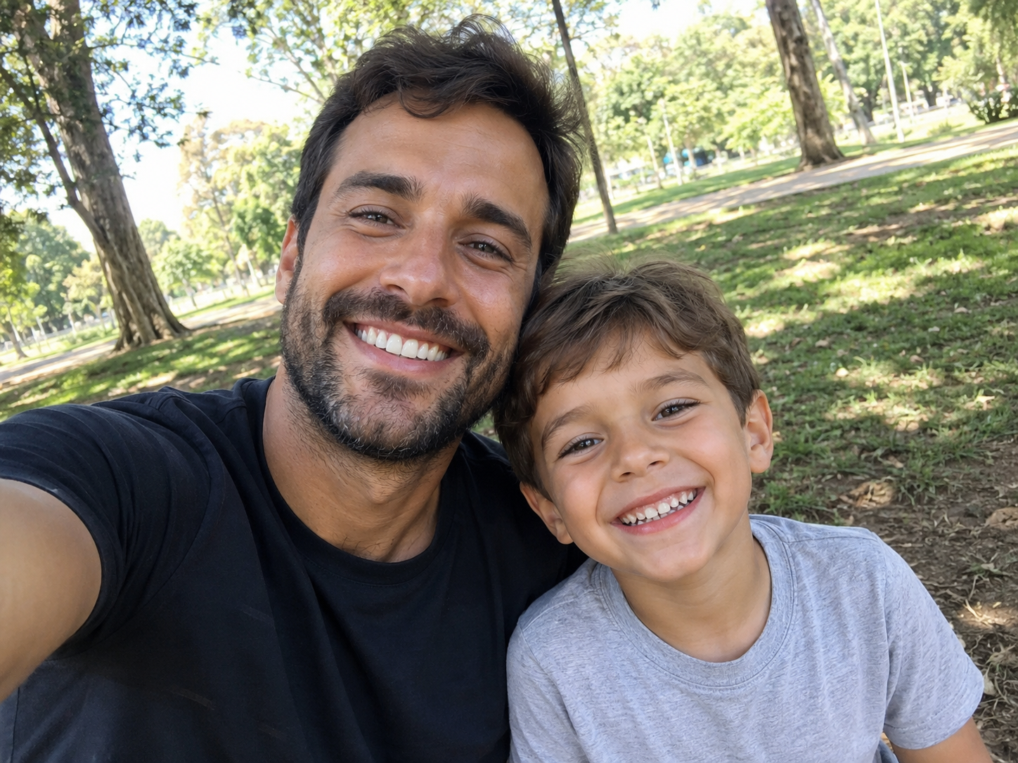 Pai e filho no parque